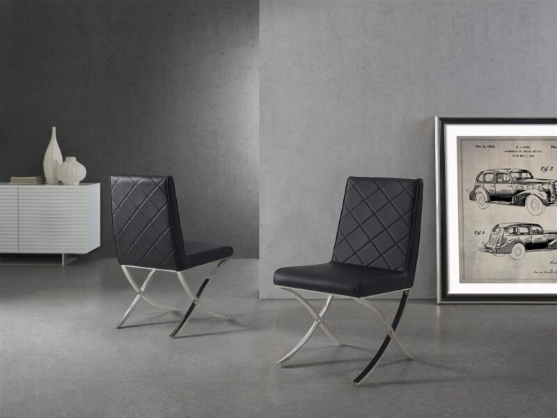 Loft dining chair in black pu leather.